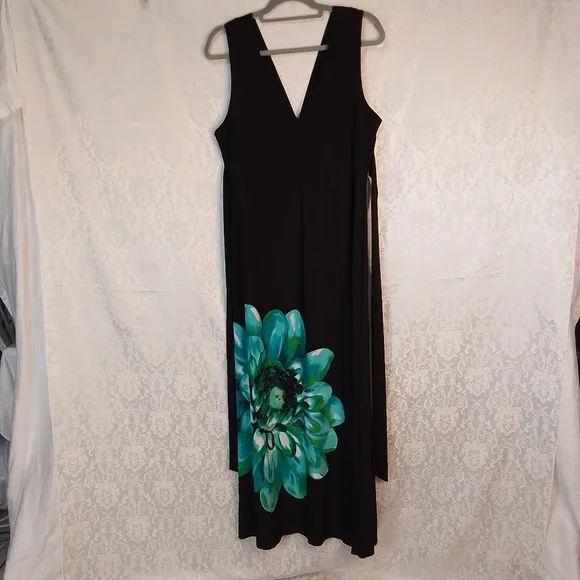 Bisou Bisou black sleeveless V neck long dress with large flower on skirt 20W - Picture 6 of 9
